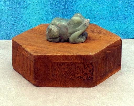 Frog Carving 1.5"