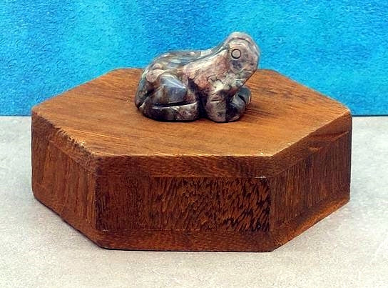 Frog Carving 1.5"