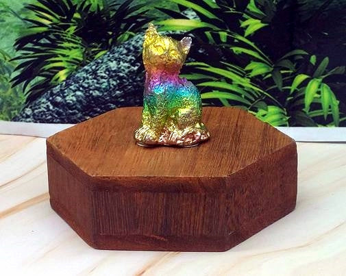 Bismuth Cat